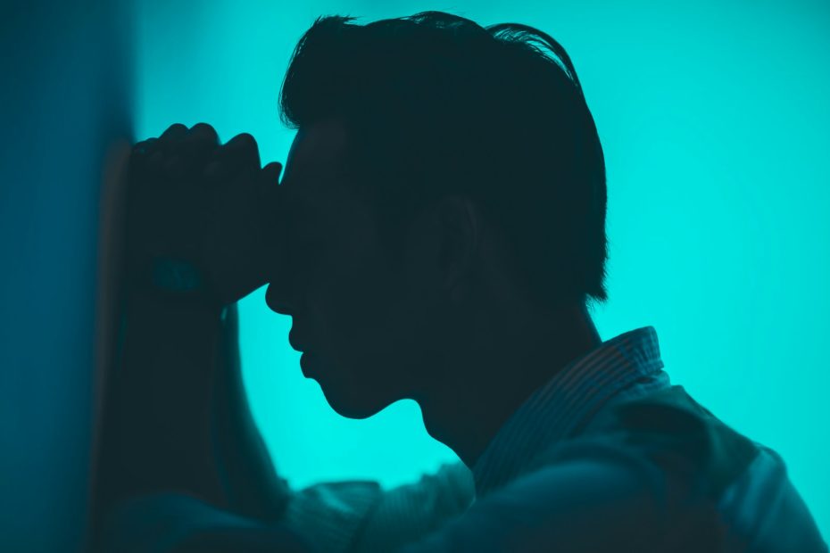 Traitement Non Médicamenteux de la Douleur : Pourquoi Vous Devriez Dire Adieu aux Médicaments ?