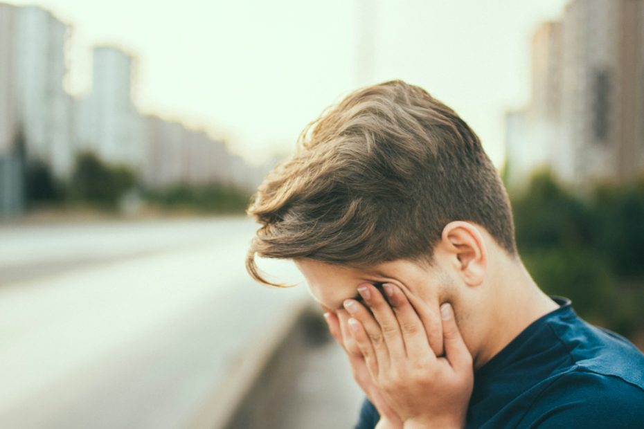 Pourquoi la Polyarthrite Fatigue : Les Secrets Derrière cet Épuisement Qui Vous Écrase